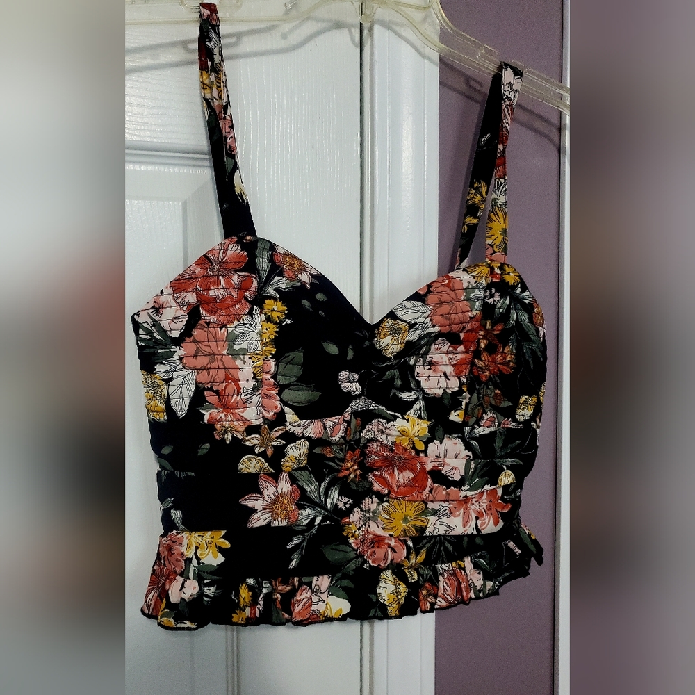 Crop top - Picture 2 of 3